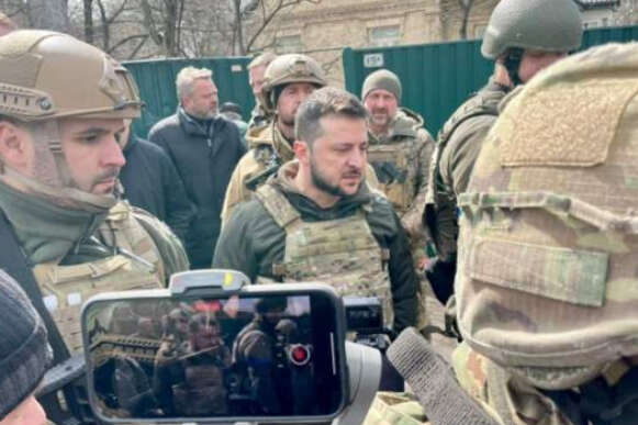 Зеленский побывал на уничтоженной оккупантами Киевщине (видео)