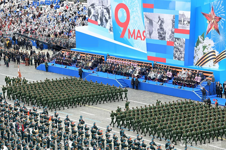 Кремль уже готує парад на 9 травня, але «ДНР» і «ЛНР» не поспішає запрошувати