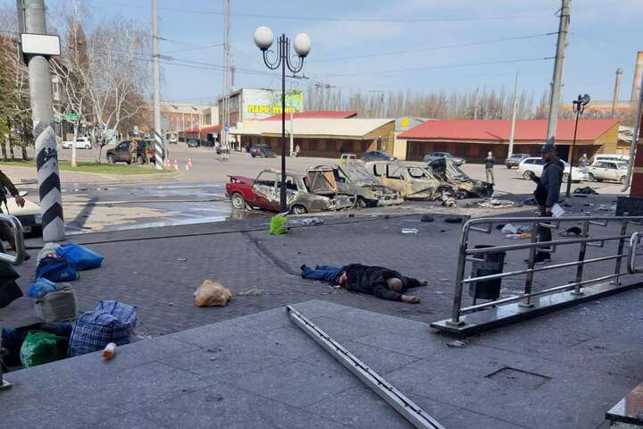 Розстріл людей на вокзалі в Краматорську потрапив на відео (кадри 18+)
