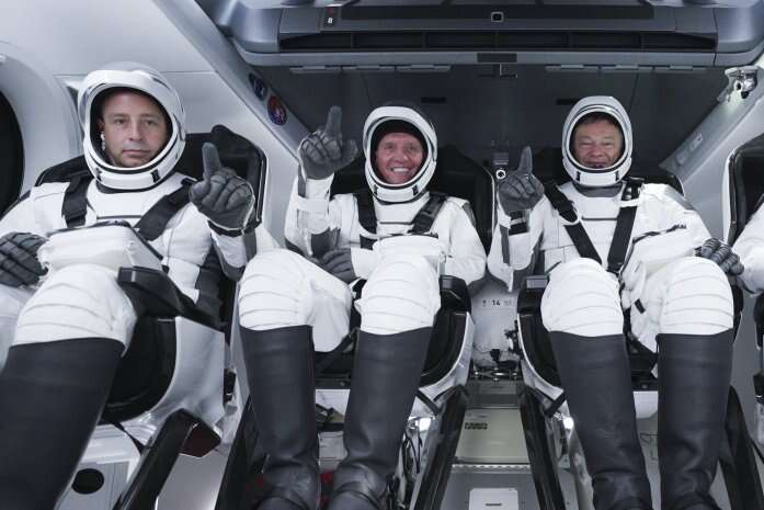 SpaceX уперше відправила групу туристів на МКС