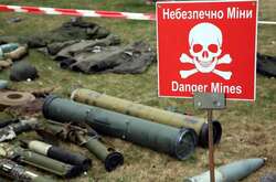  Росіяни встановлюють розтяжки, мінують поля і розкидають заборонені «лепестки» 