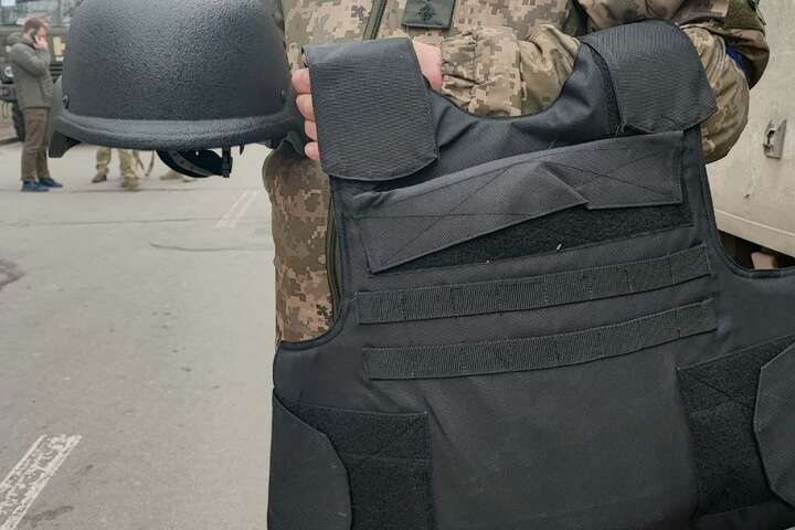 Метінвест надасть захисникам України 90 тис. бронежилетів