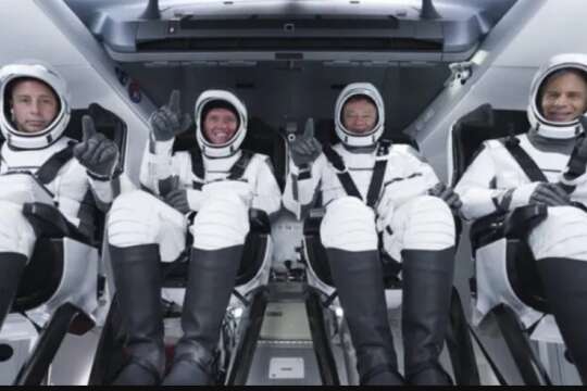 Члени першої приватної місії до МКС повернулися додому