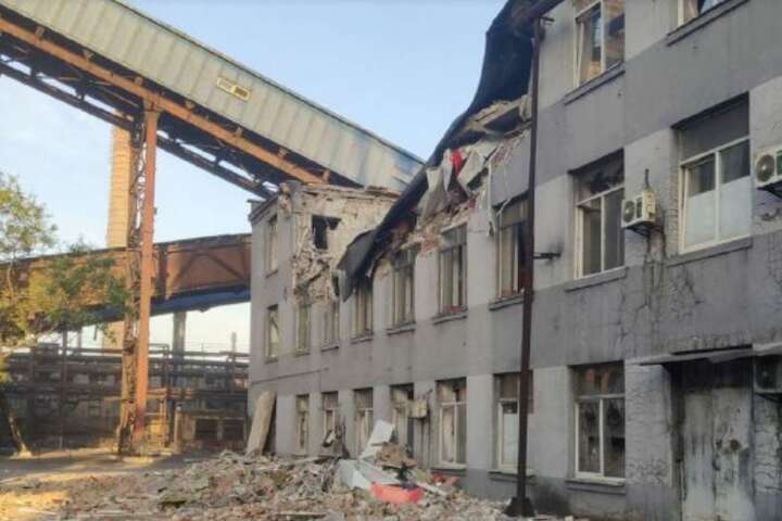 Рашисти знову атакували Авдіївський коксохімічний завод (фото)