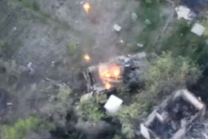 Военные показали видео, как разведчики в тылу оккупантов уничтожили танк