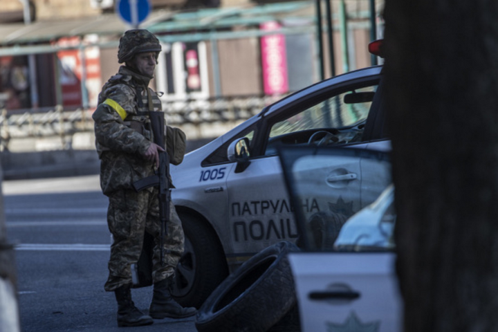 В Киеве меняется время комендантского часа и работа транспорта
