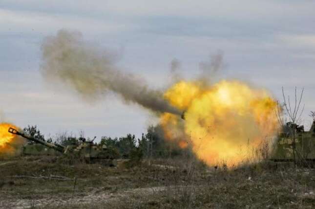 Російські військові обстріляли територію Харківського аеропорту