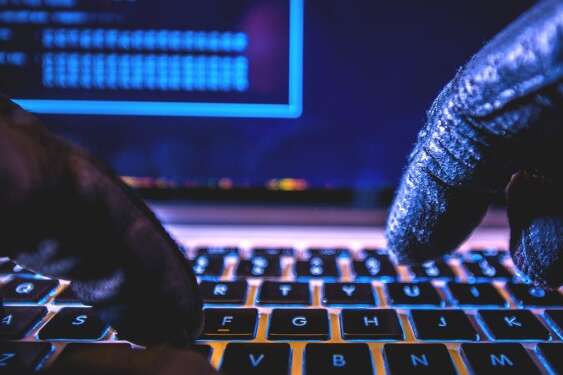 Російські хакери атакували сайт міськради Львова: викрадено файли