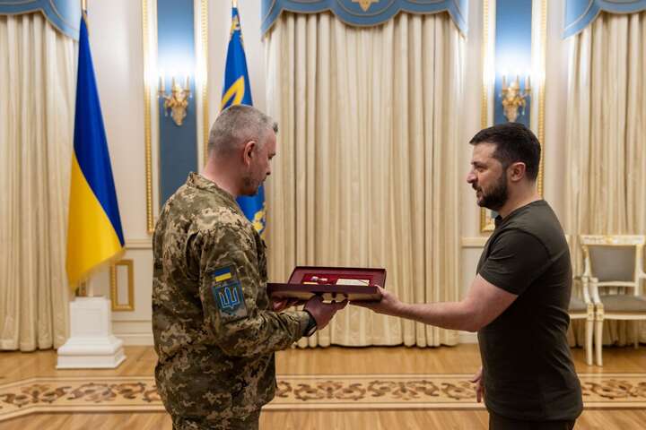 Президент нагородив двох Героїв України орденами «Золота Зірка» (фото)