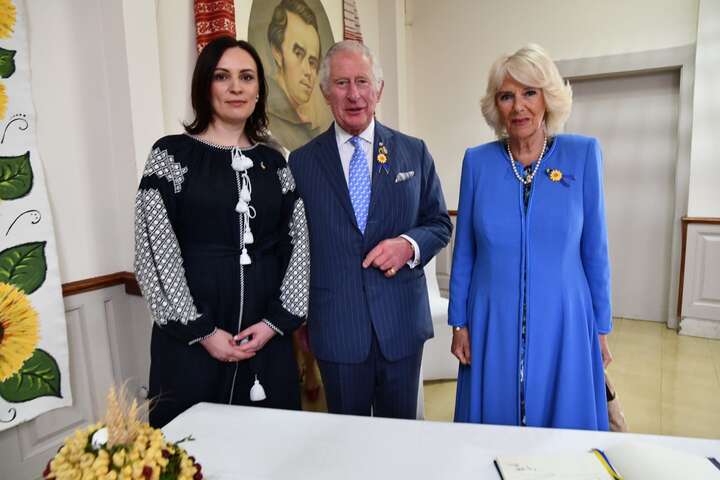 Принц Чарльз та герцогиня Камілла зустрілися з українцями в Канаді (фото)