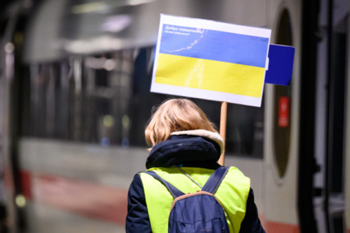 <p><i>З 24 лютого понад 6,4 млн українців виїхали з країни, рятуючись від рашистів.&nbsp; Фото &laquo;Укрінформ&raquo;</i></p>