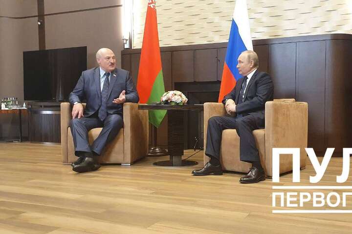 Лукашенко купався, Путін вихвалявся: навіщо два диктатори зустрілися у Сочі