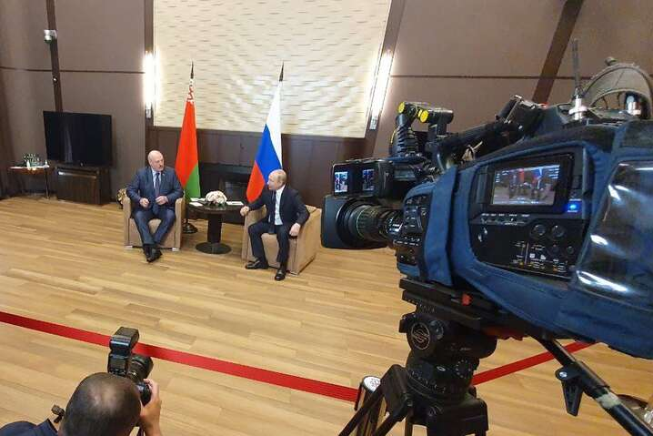 Лукашенко рассказал Путину, откуда на Украину планируется нападение