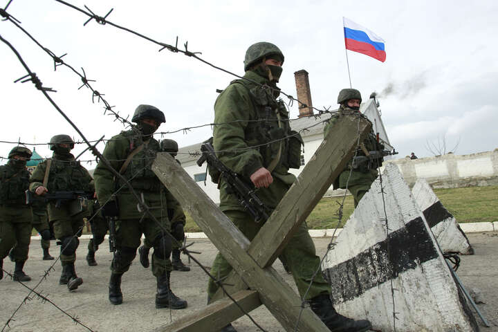 Окупанти перетворюють лікарні у Криму на військові шпиталі