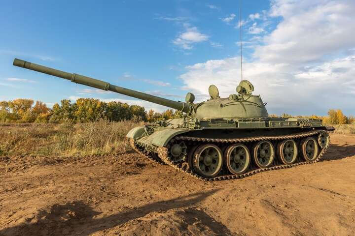 Росія перекинула в Україну старезні танки, – розвідка Британії