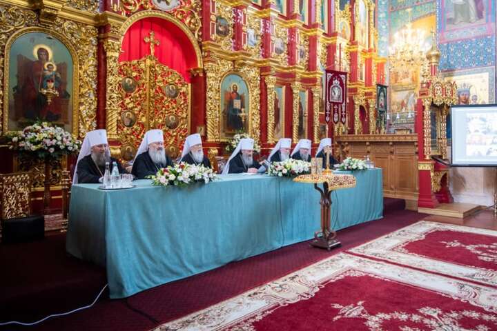 Доленосне зібрання Московської церкви у Феофанії (фоторепортаж)