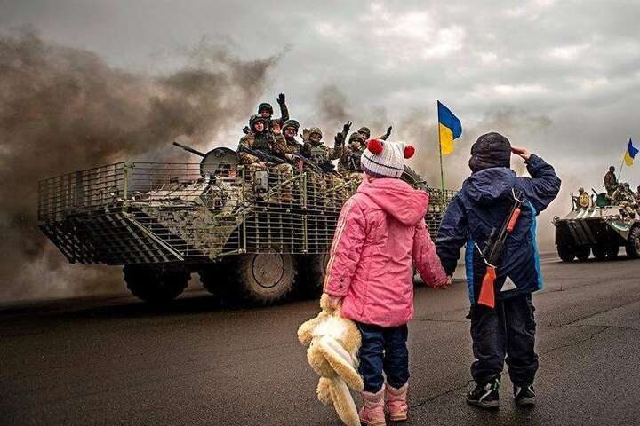 Пожиттєва фінансова допомога дітям війни: Зеленський має розглянути нову петицію 