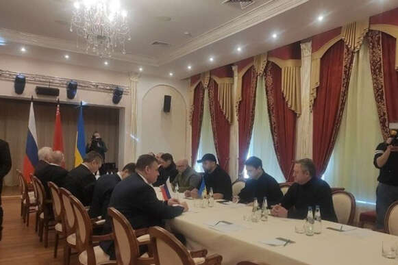 Подоляк озвучив три умови для відновлення переговорів між Україною та Росією