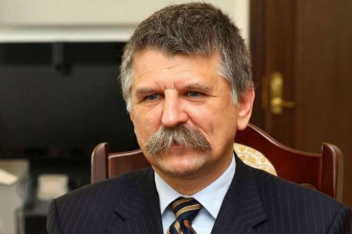 МЗС просить довідку в угорського парламентаря, який заявив про «психічні проблеми» Зеленського