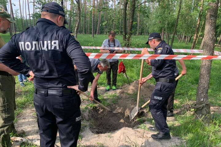На Київщині знайшли тіло ще одного вбитого окупантами цивільного (фото)