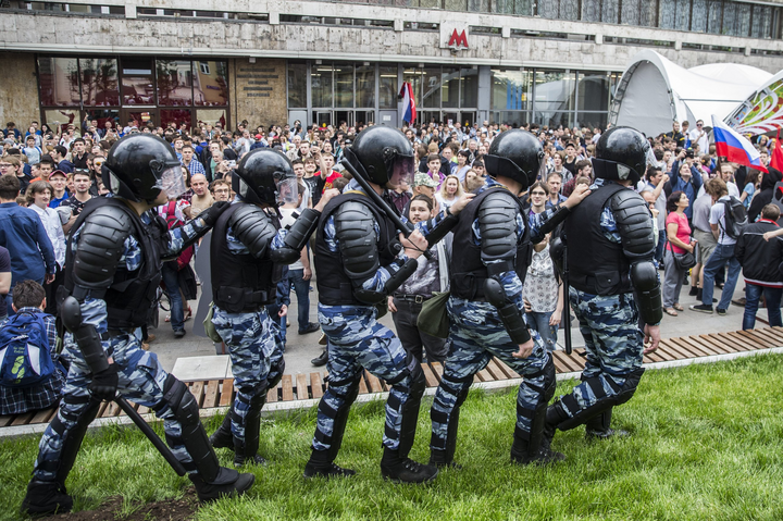 История Крыма повторяется: оккупанты взялись «зачищать» медиа в Херсоне