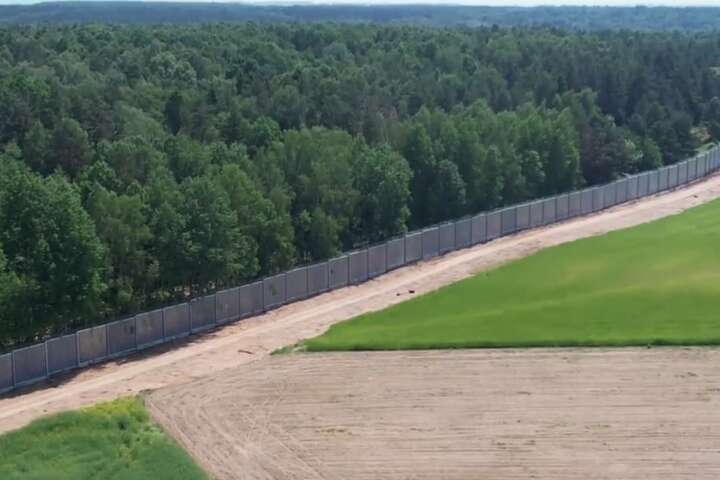 Польща збудувала на кордоні з Білоруссю 140 км «стіни» (відео) 