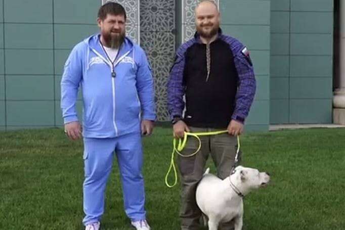 Рашисти вкрали собаку у захисниці «Азовсталі» і подарували Кадирову (фото, відео)