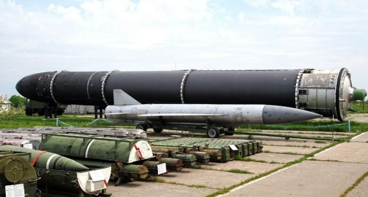 Россия будет обстреливать Украину ракетами «Сармат»: Путин назвал сроки