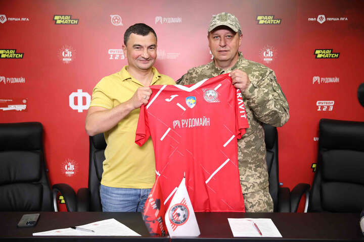 Тренер Юрій Верниду, який після початку війни став військовим, повертається до футболу