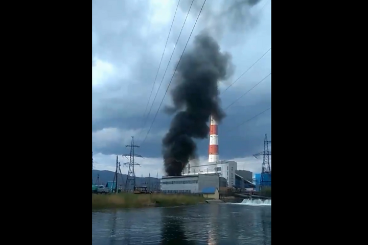 У Росії горить електростанція (відео)