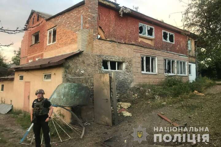 Рашисти за добу зруйнували 18 житлових будинків на Донеччині (фото)