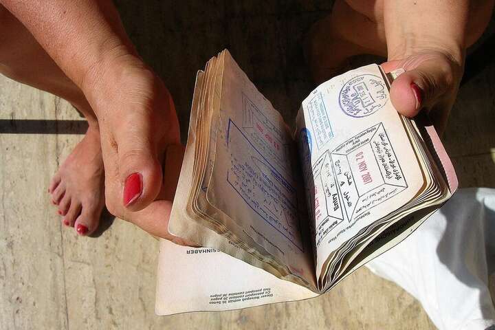Європейська країна перестала приймати у росіян документи на візи