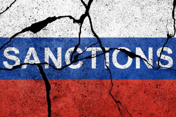 Золото, авіація, вантажівки: США вдарили новими санкціями по Росії
