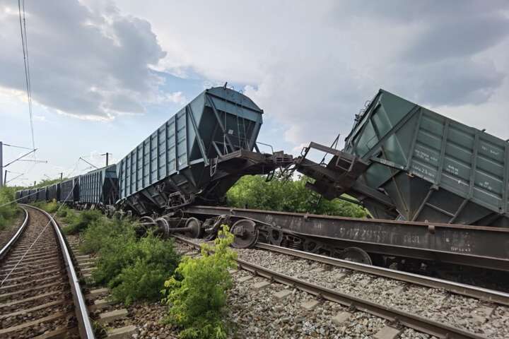 У Румунії зійшов з рейок потяг з українським зерном – ЗМІ (фото)