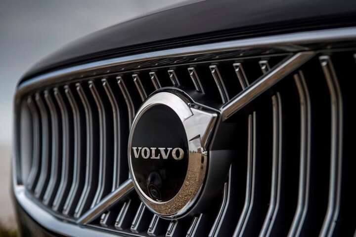 Volvo скорочує співробітників у Росії 