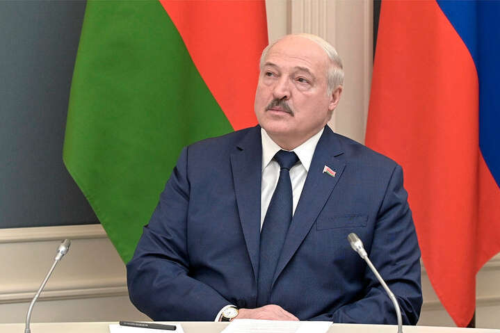 Готовятся к войне? Лукашенко вводит в Беларуси «закон о пяти колосках»