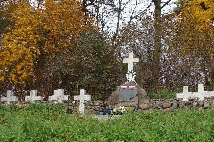 Влада Білорусі знищила кладовище Армії Крайової: МЗС Польщі зробило заяву