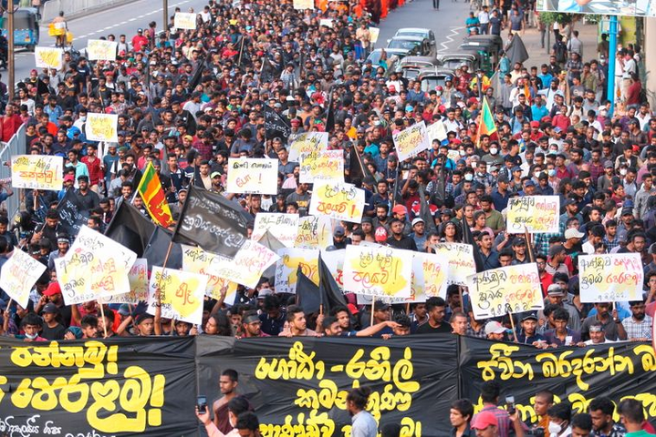 Понад 100 людей постраждали під час протестів на Шрі-Ланці