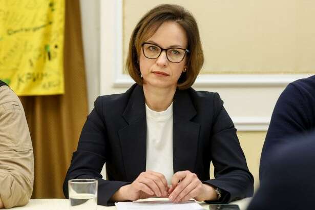 Міністр соцполітики Лазебна подала у відставку
