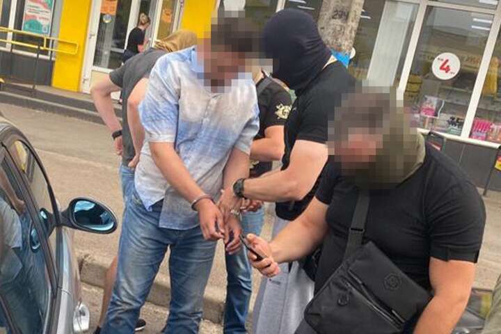 Затримано агента ФСБ, який коригував удари по аеропорту Кривого Рогу (фото)