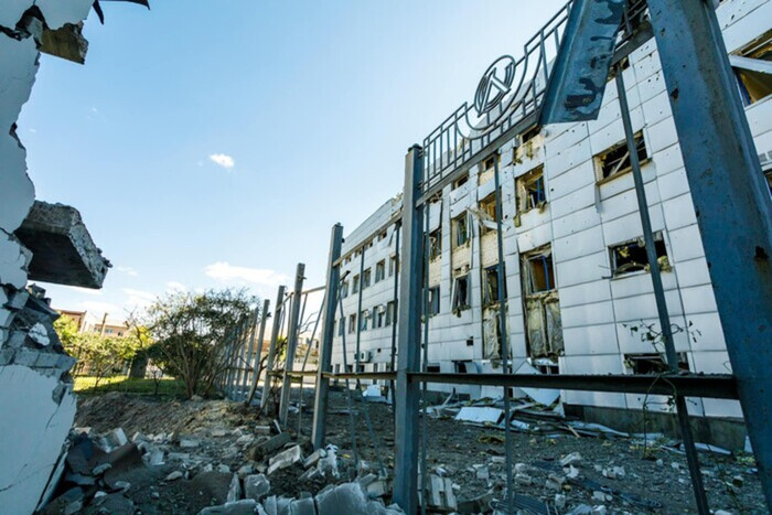 Рашисты уничтожили в Харькове мировую спортивную арену (фото)