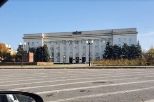 У Херсоні з будівлі ОДА зник російський прапор (фото)