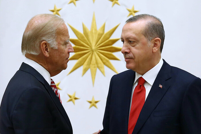 Байден и Эрдоган провели на саммите G20 необъявленную встречу: детали