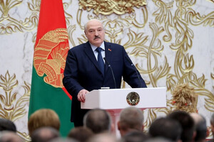 Булочка и Лукашенко. Диктатор истерически отреагировал на бегство McDonald's из Беларуси