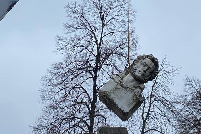 Кременчук позбувся пам’ятника Пушкіну (фото)