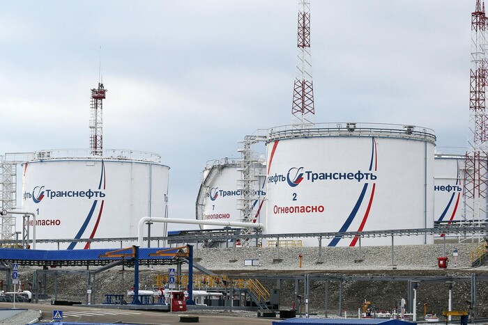 Україна планує підвищити плату за транзит російської нафти – Bloomberg