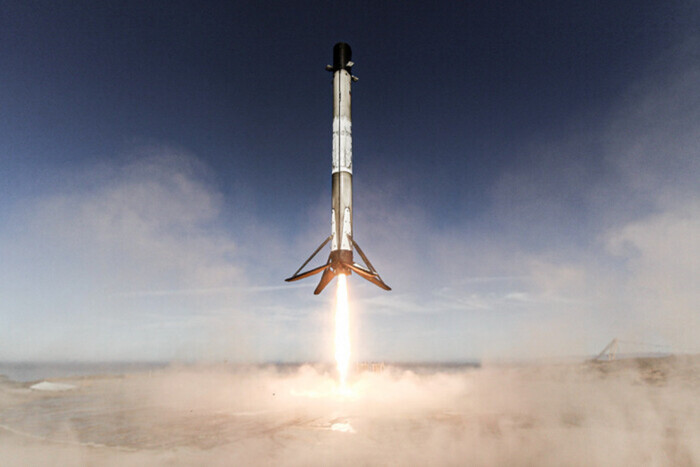 Компания SpaceX запустила ракету с европейским спутником связи