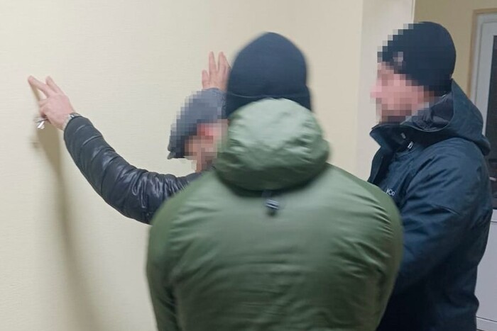 У Києві силовики затримали ворожого агента, який готував диверсії
