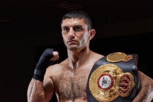 Український чемпіон підписав контракт на бій з непереможним боксером