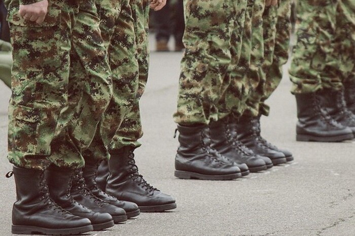 Хапають і тягнуть у військкомат: у РФ відновилися облави на чоловіків 